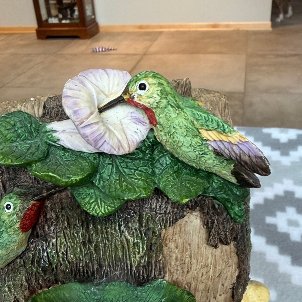Hummingbird and Flower Resin planter or decorative trinket holder - Picture 2 of 13